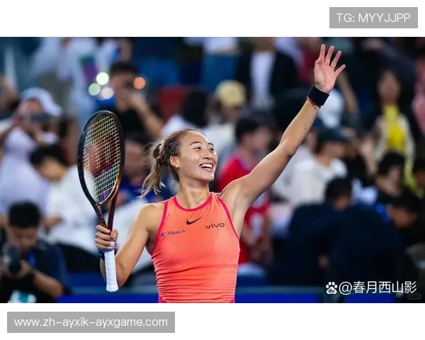 无缘8强郑钦文0-2不敌萨巴伦卡交手记录1胜8负陷劣势